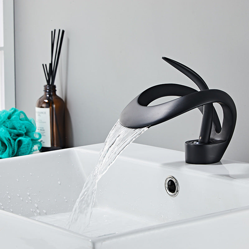 Elegant waterfall faucet